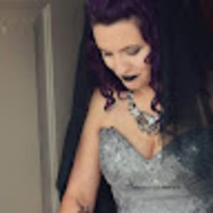 Meet your Posher, Carrie